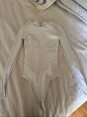 Aritzia White Long-Sleeve Bodysuit
